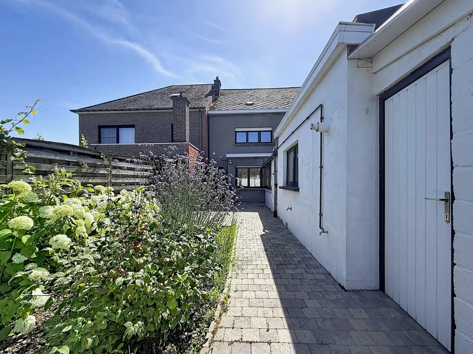 Mooie én instapklare gezinswoning met 3 SLPK én tuin! foto 16