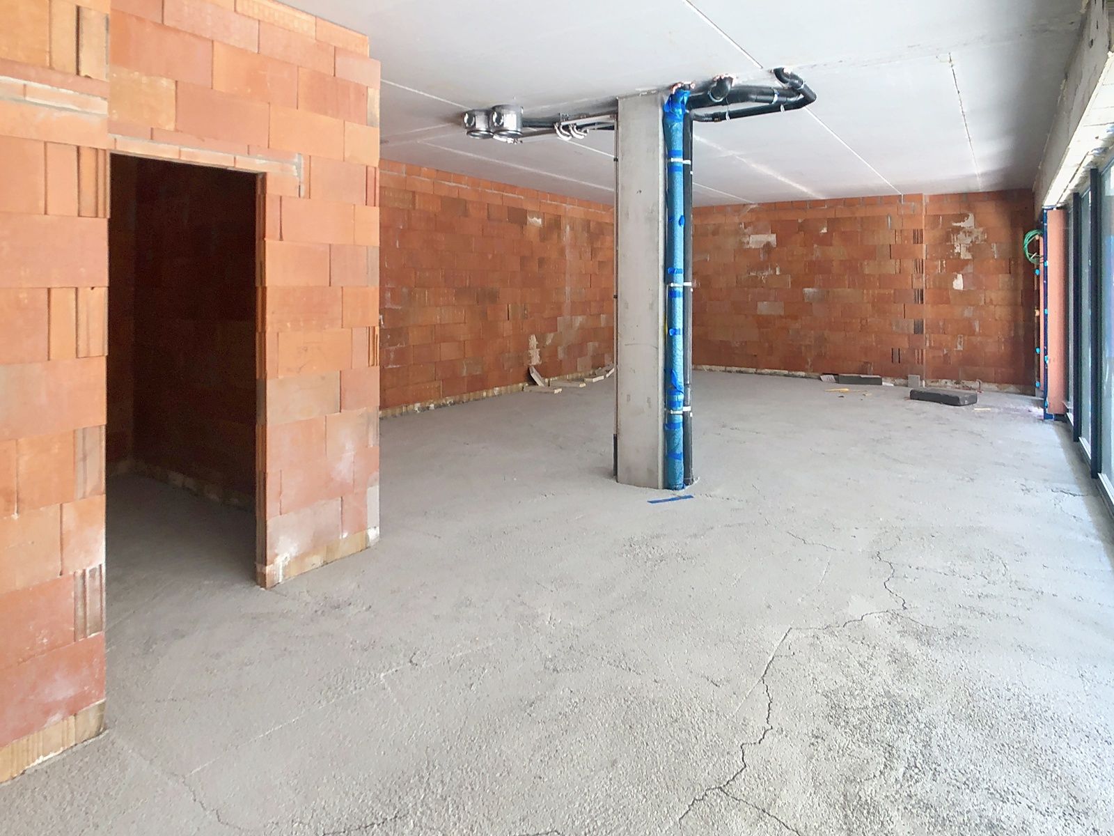 De Vesten: commercieel handelspand centrum Halle foto 8