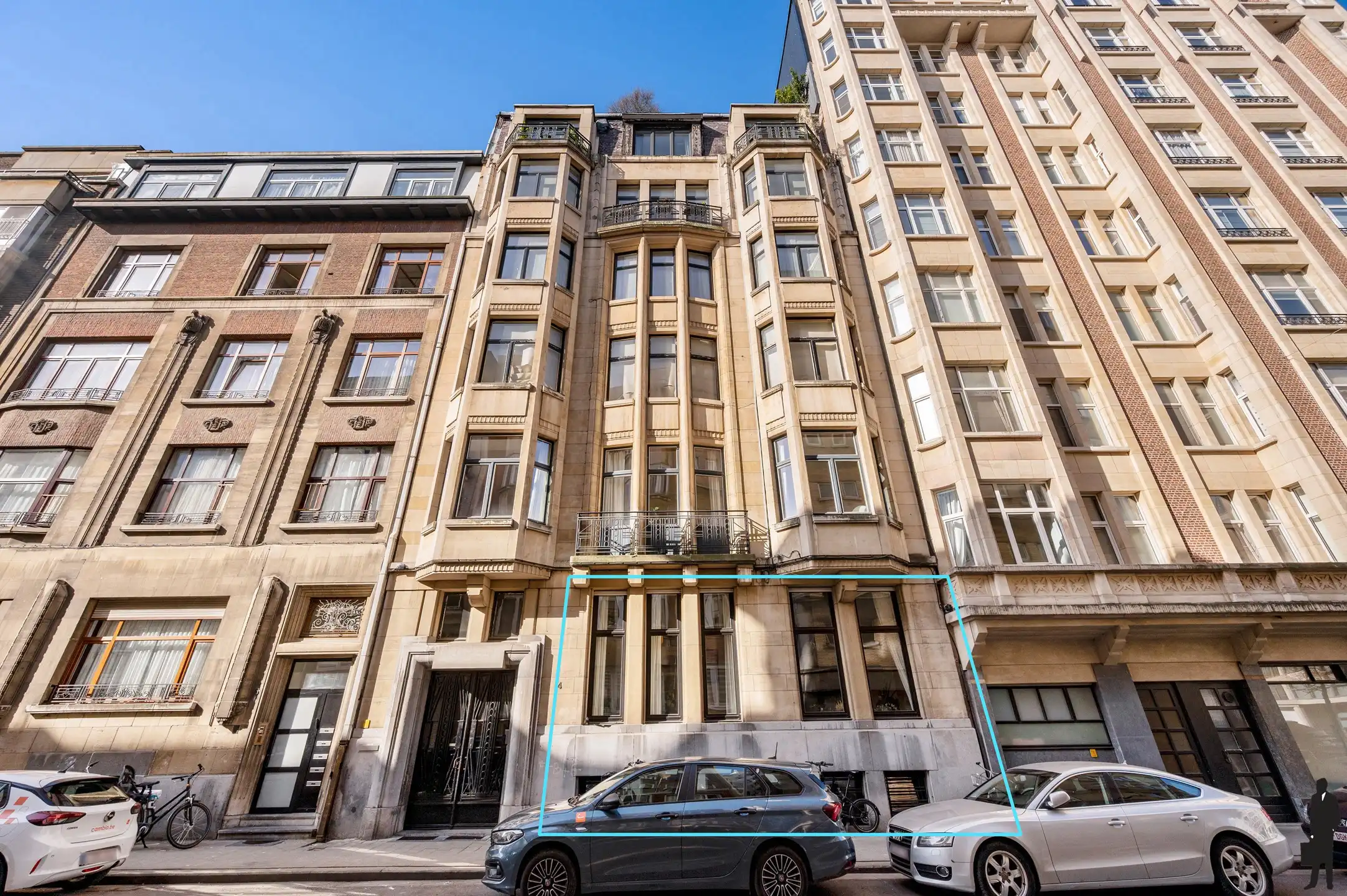 Authentiek appartement met hoge plafonds en terras foto 28