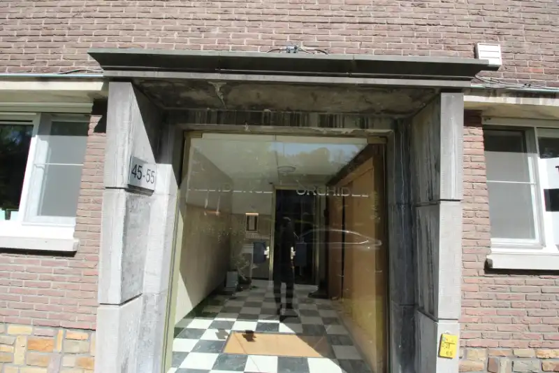 2-slaapkamer appartement met garage foto 2