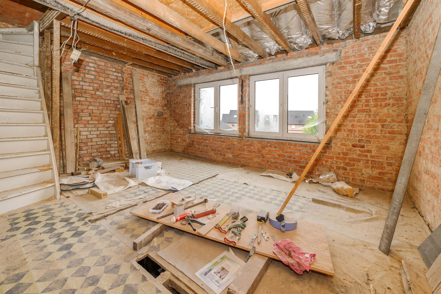 Totaal te renoveren woning te Pittem. foto 9