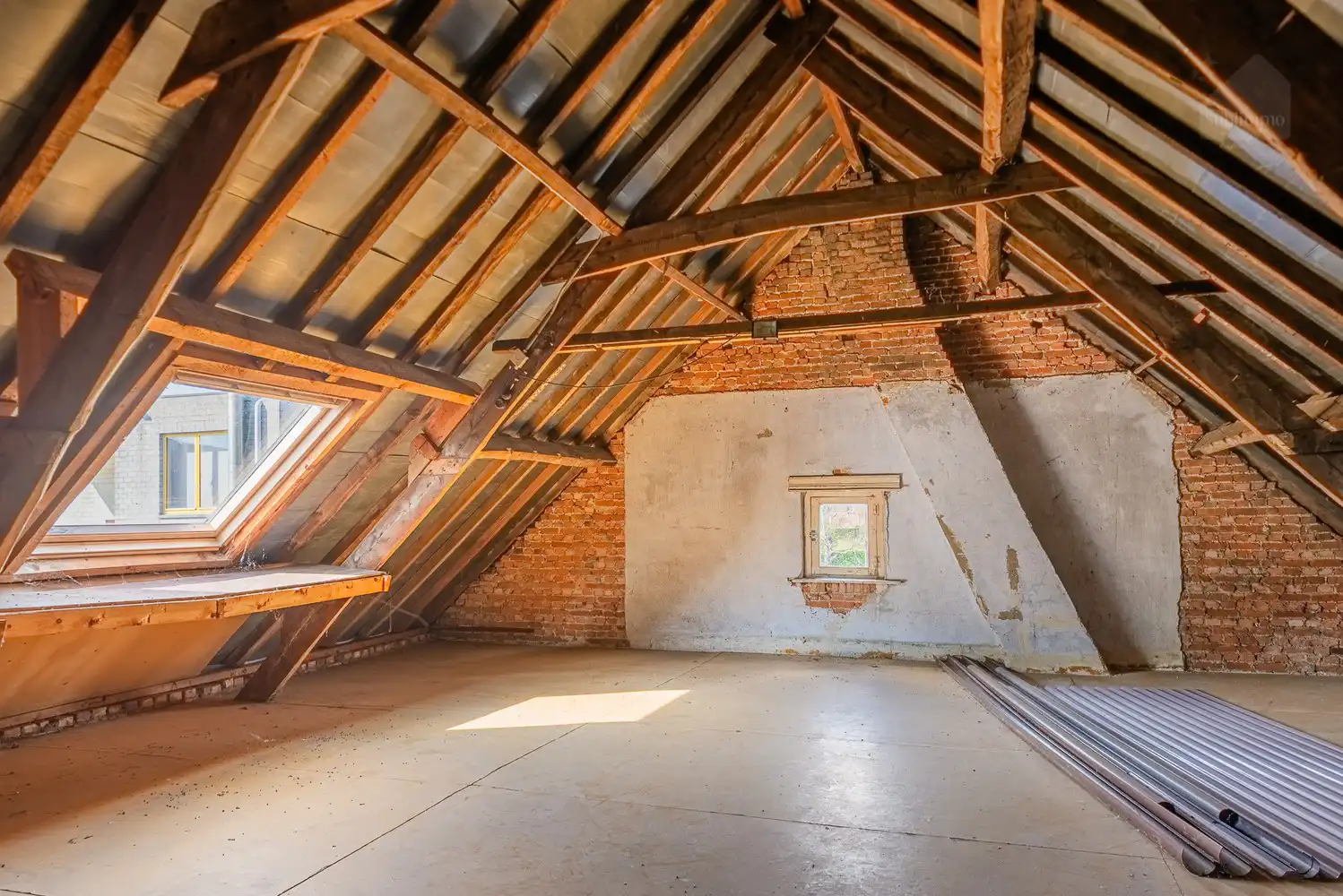 Charmante woning met 6 slaapkamers, garage en gezellige tuin op 695 m² foto 29
