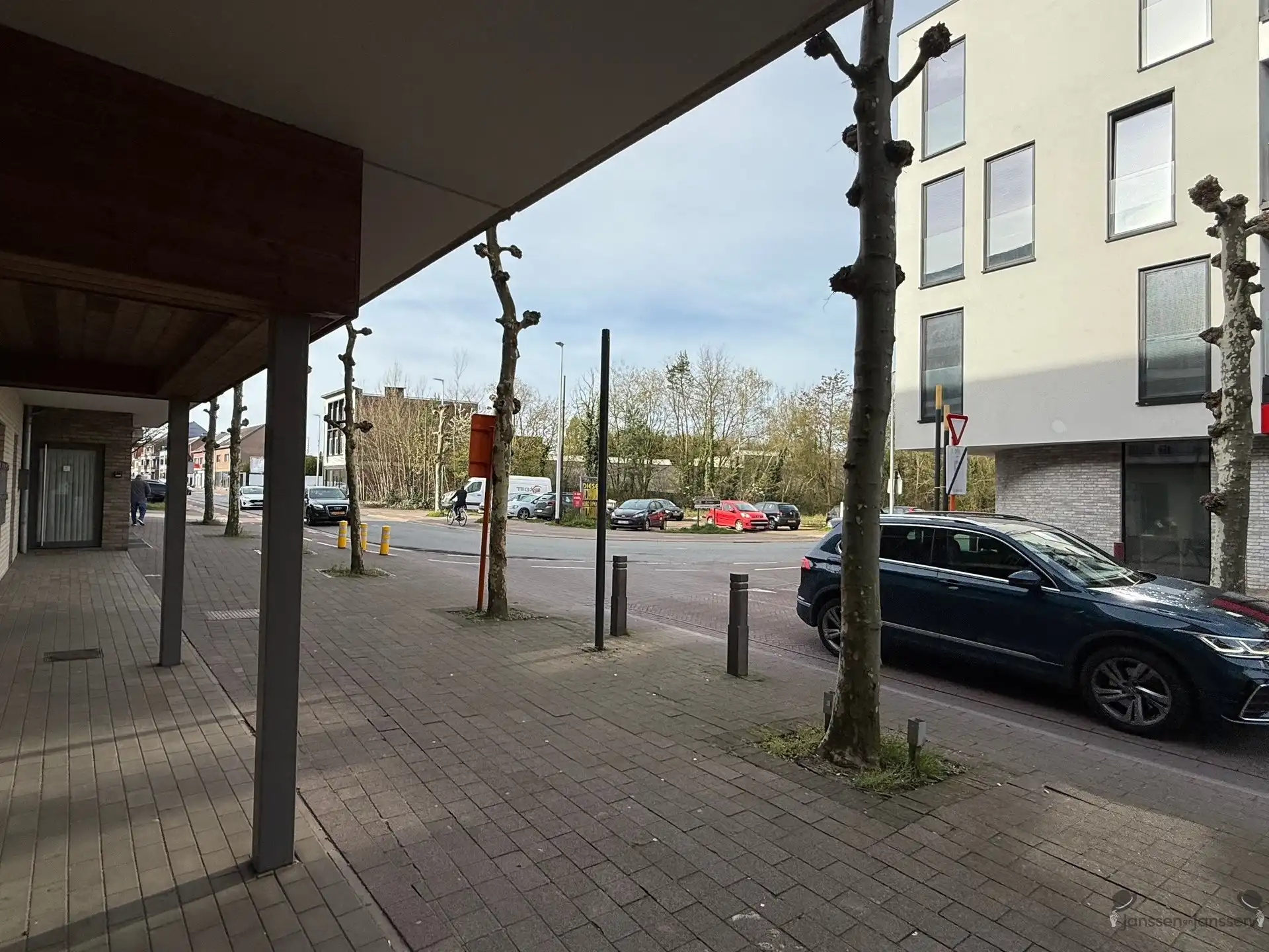 Instapklaar kabinet/kantoor met 4 praktijkruimten foto 2