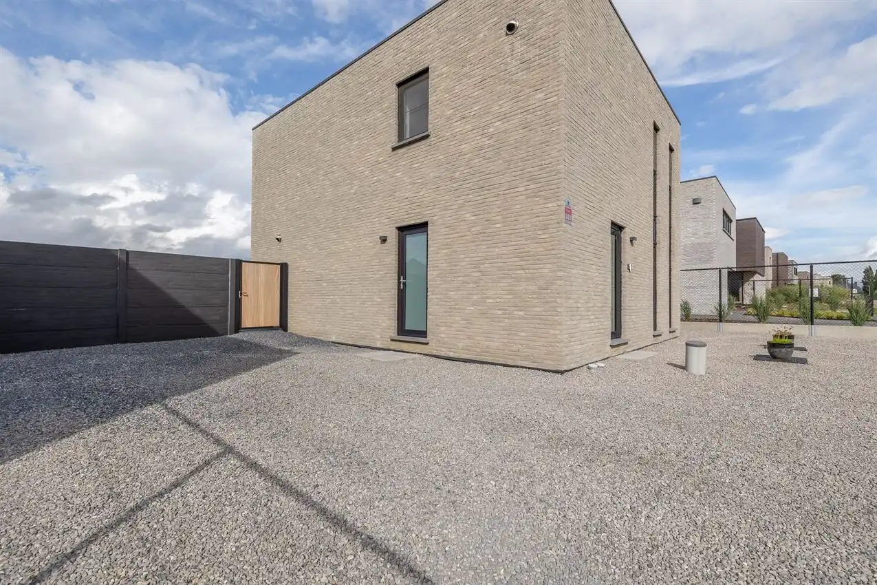 Instapklare nieuwbouwwoning in geliefde wijk foto 30