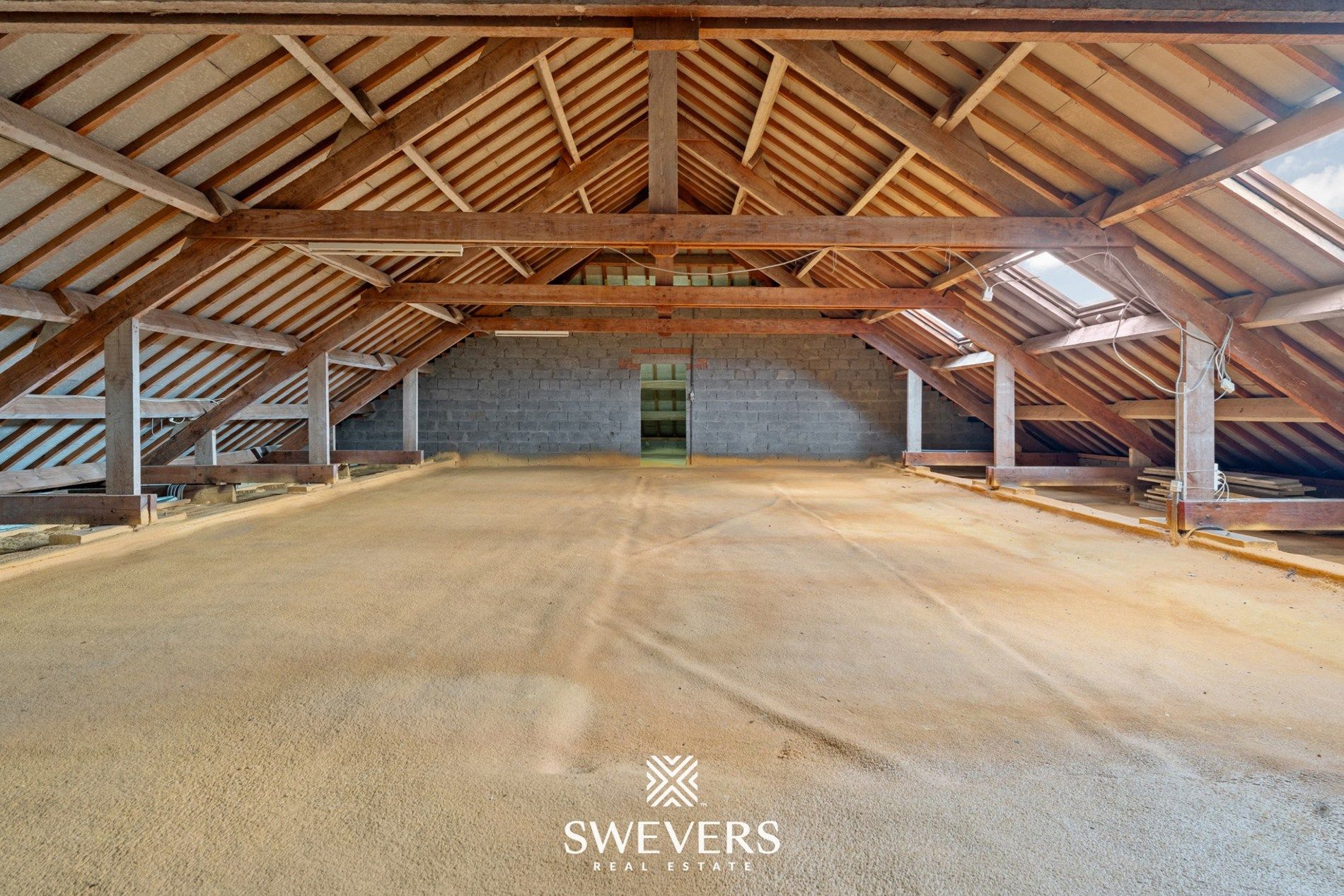 Villa met 395m² woonruimte op 48a zuidgericht perceel foto 27