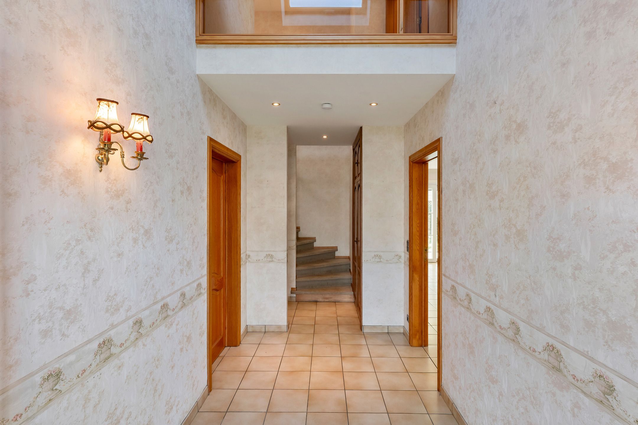 Te renoveren villa op toplocatie met veel potentieel! foto 7
