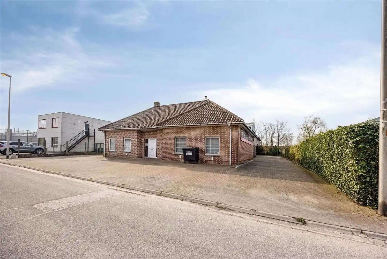 Loods met woning en loft te koop foto 27