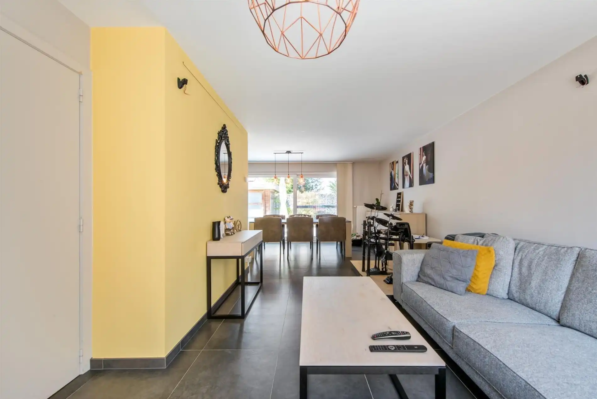 Rustig gelegen, verrassend ruime woning met 3 slaapkamers foto 3