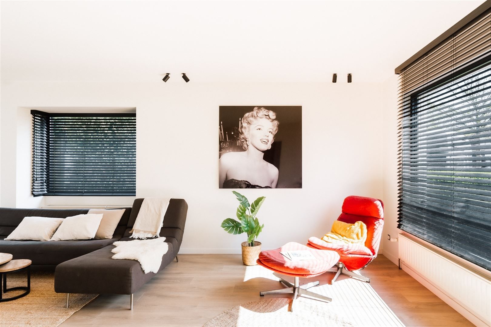 Stijlvol gerenoveerde woning in alle rust met plaats voor elk plan foto 4