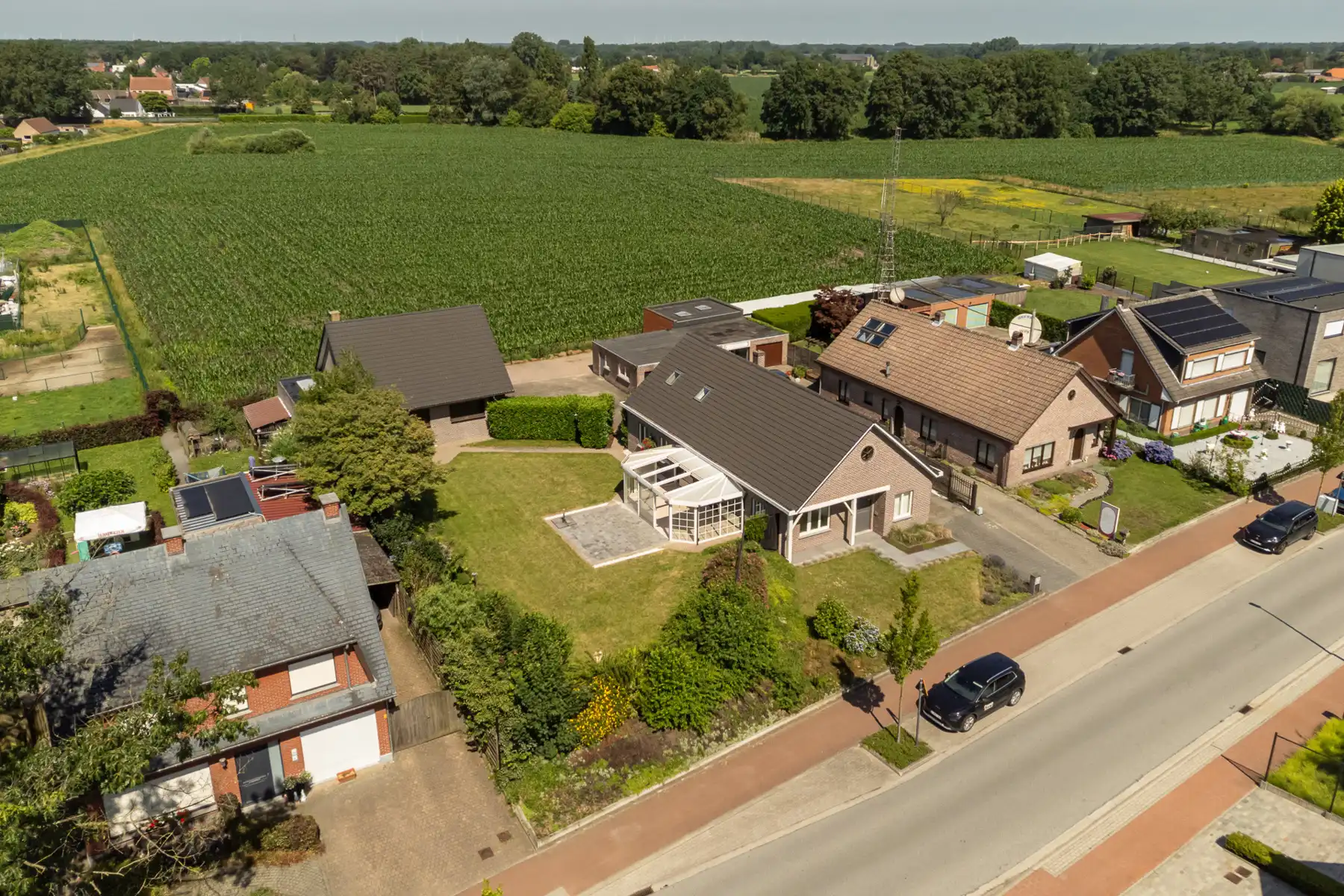Gerenoveerde laagbouwwoning met grote opslagruimte op ca 1.374m² (opsplitsing tot 2 bouwgronden mogelijk). foto 33