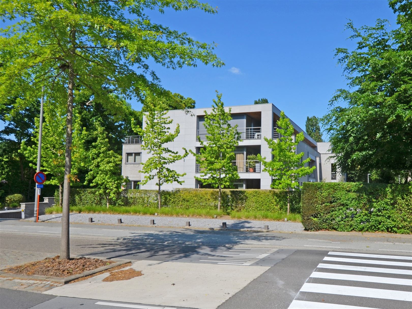 Instapklaar gelijkvloers appartement nabij het centrum foto 24