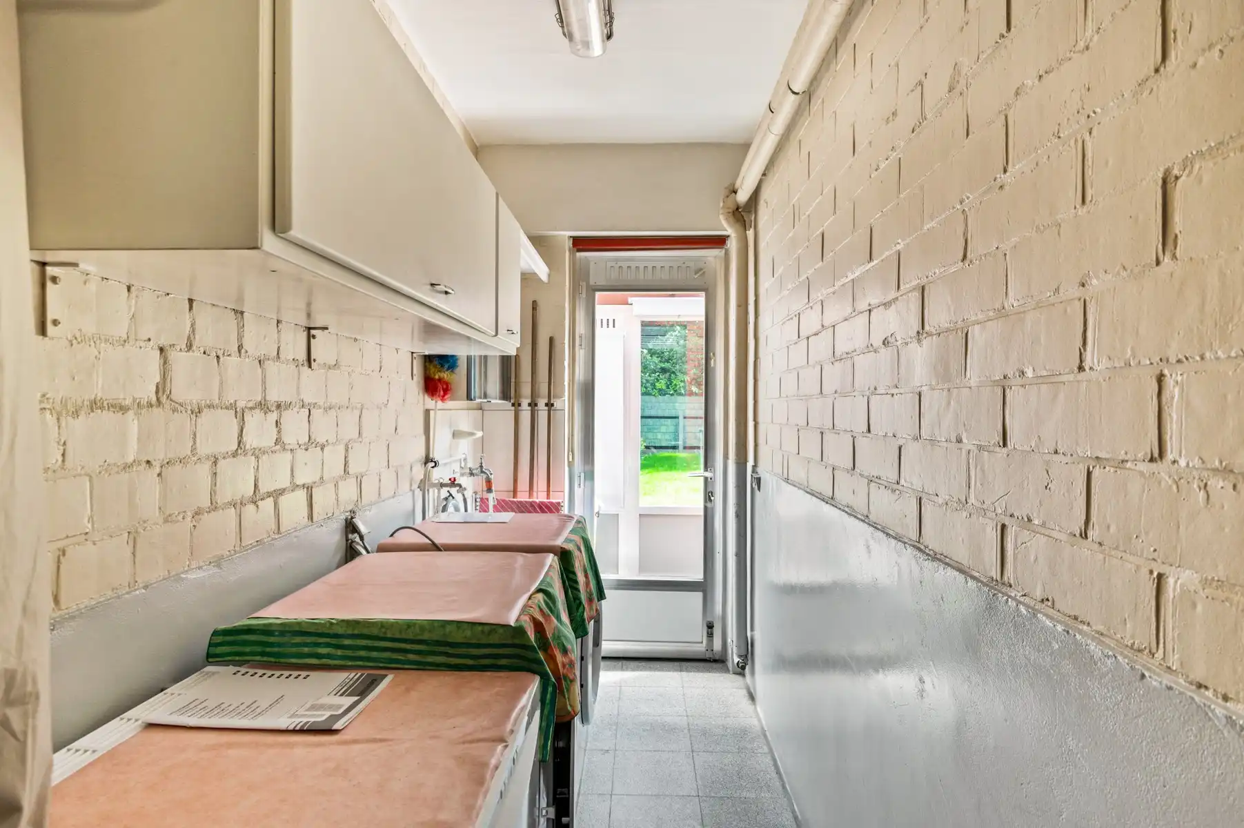 Goed gelegen woning met 3 slaapkamers, zonnige tuin en inpandige garage foto 6