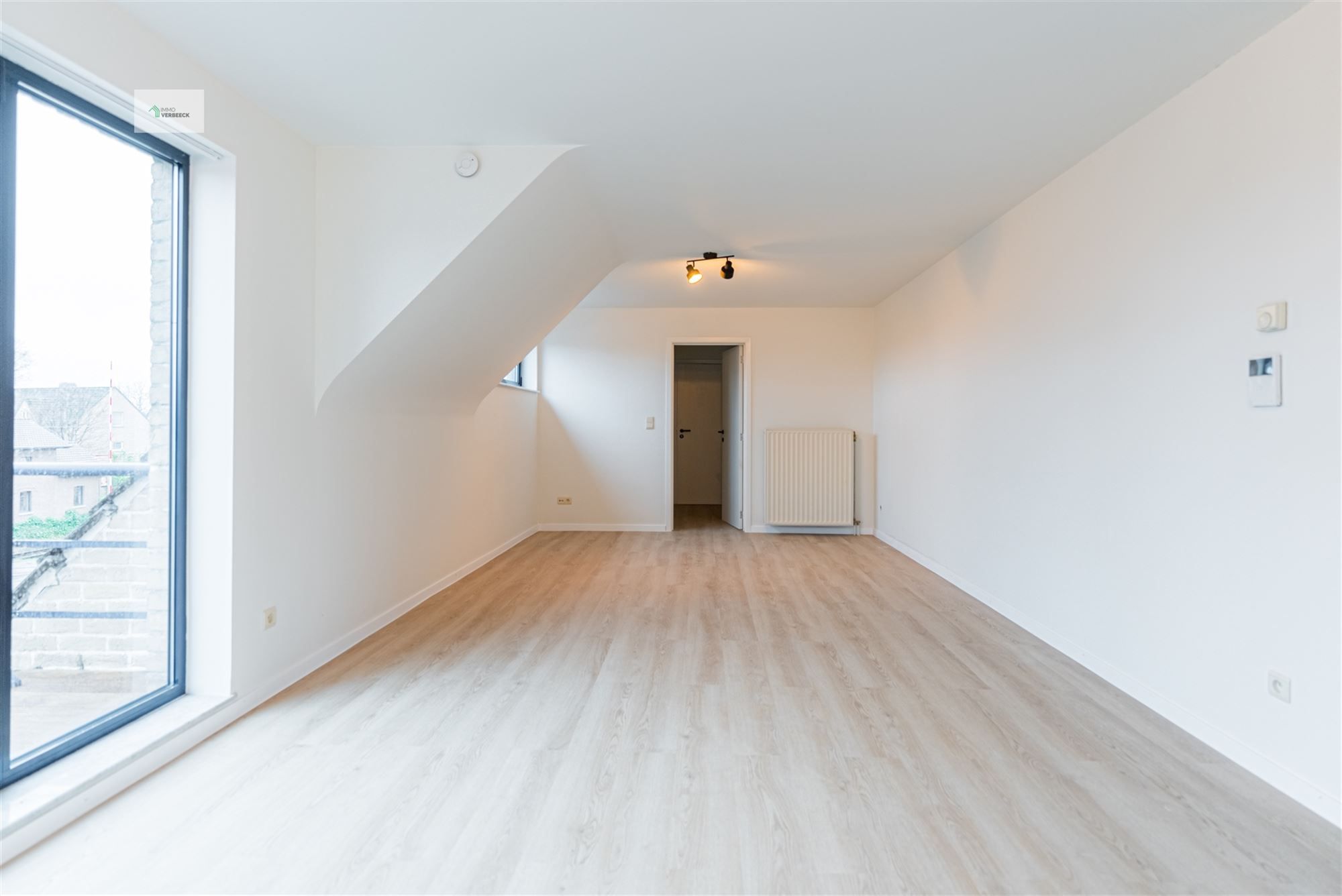 Het appartement werd eind 2024 volledig gerenoveerd. Het EPC dateert van september 2024 maar door het plaatsen van een nieuwe condensatieketel begin 2025 zal de waarde en het label nog beter zijn. foto 2