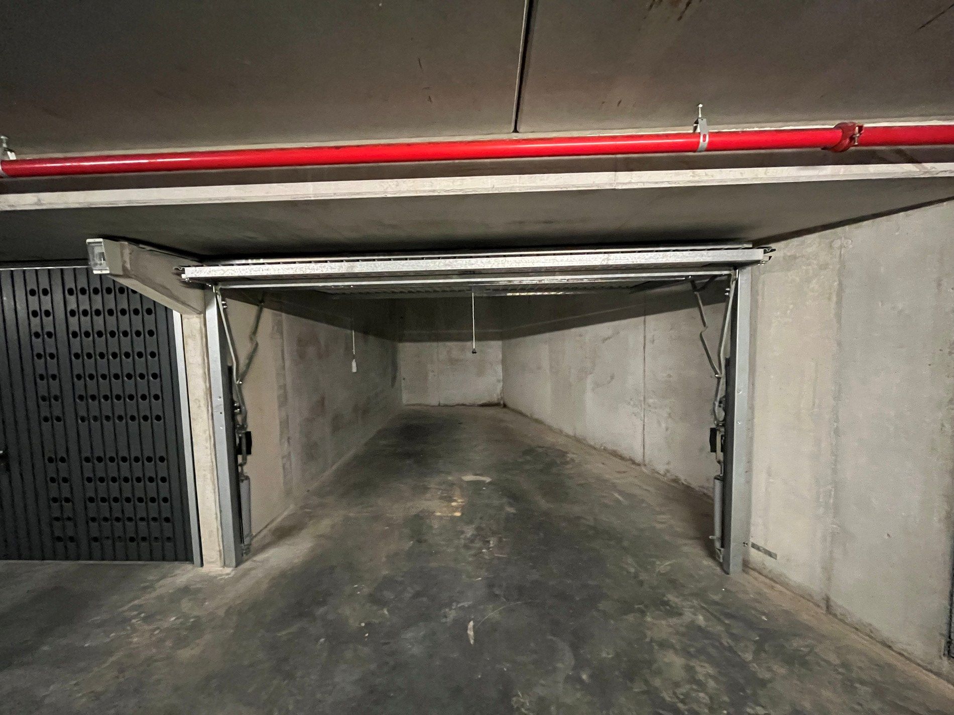 Ruime, goed toegankelijke garagebox foto 3