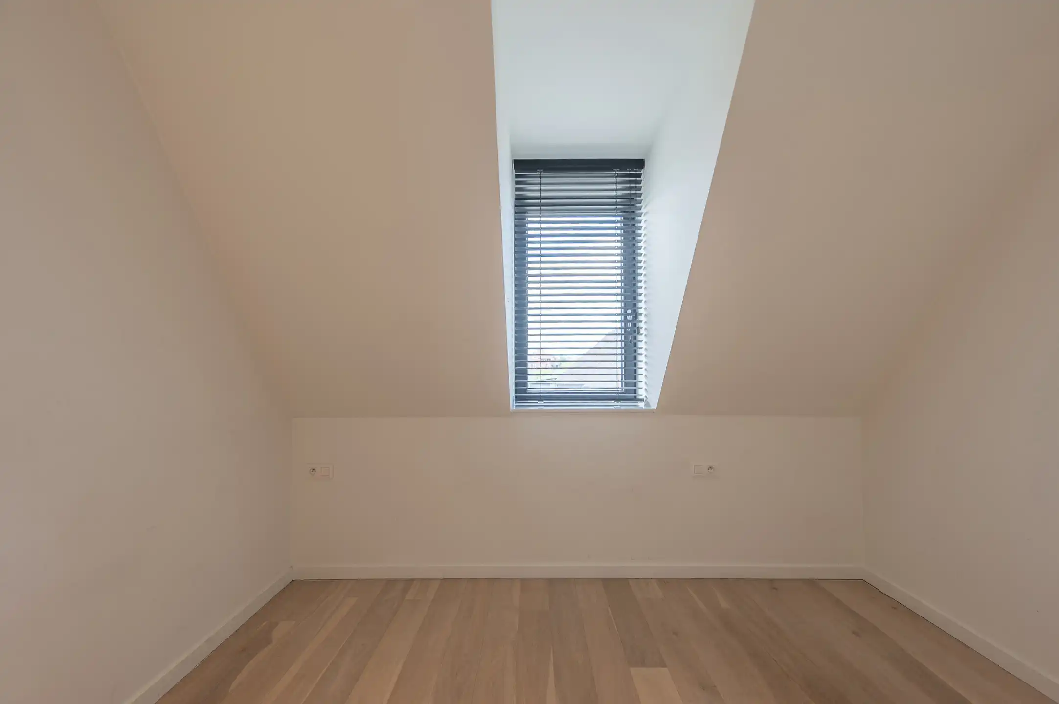 Stijlvol penthouse met 2 slaapkamers en terras – Duinenwater foto 15