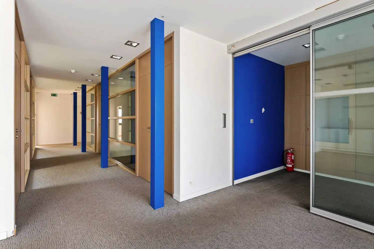 KANTOOR (489 m²) MET PARKING OP STRATEGISCHE LIGGING! foto 10