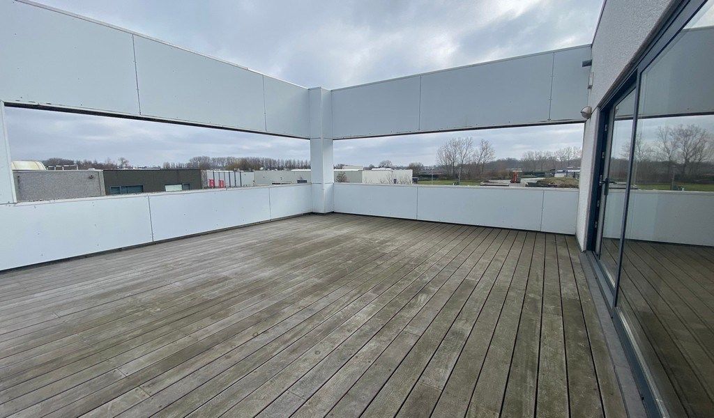 Recent kantoor met groot terras te huur in Kruibeke foto 14