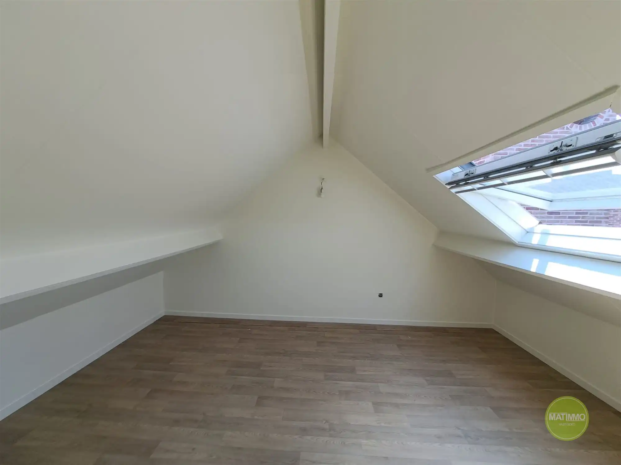 Duplex appartement met 2 slaapkamers en ruim terras te Mol. foto 14