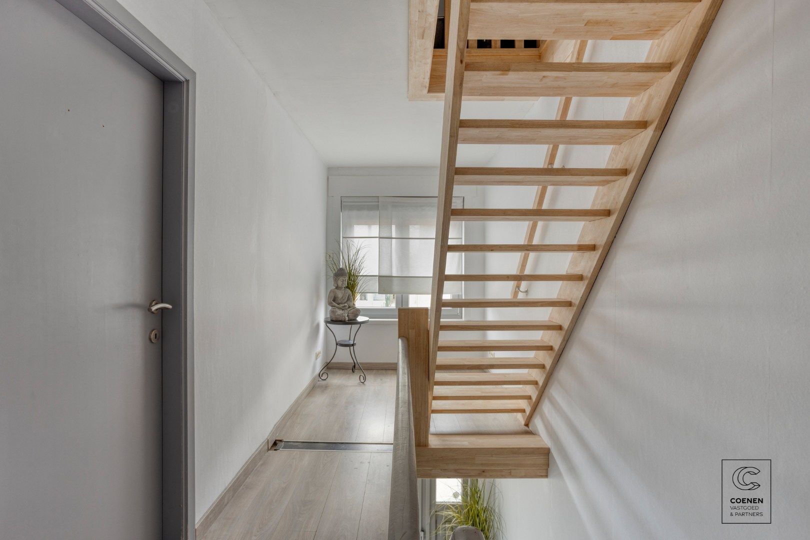 Zeer ruime en instapklare woning met een bew opp van 181 m², 4 ruime slpk's en zeer leuke, zonnige tuin met prachtig uitzicht! foto 15