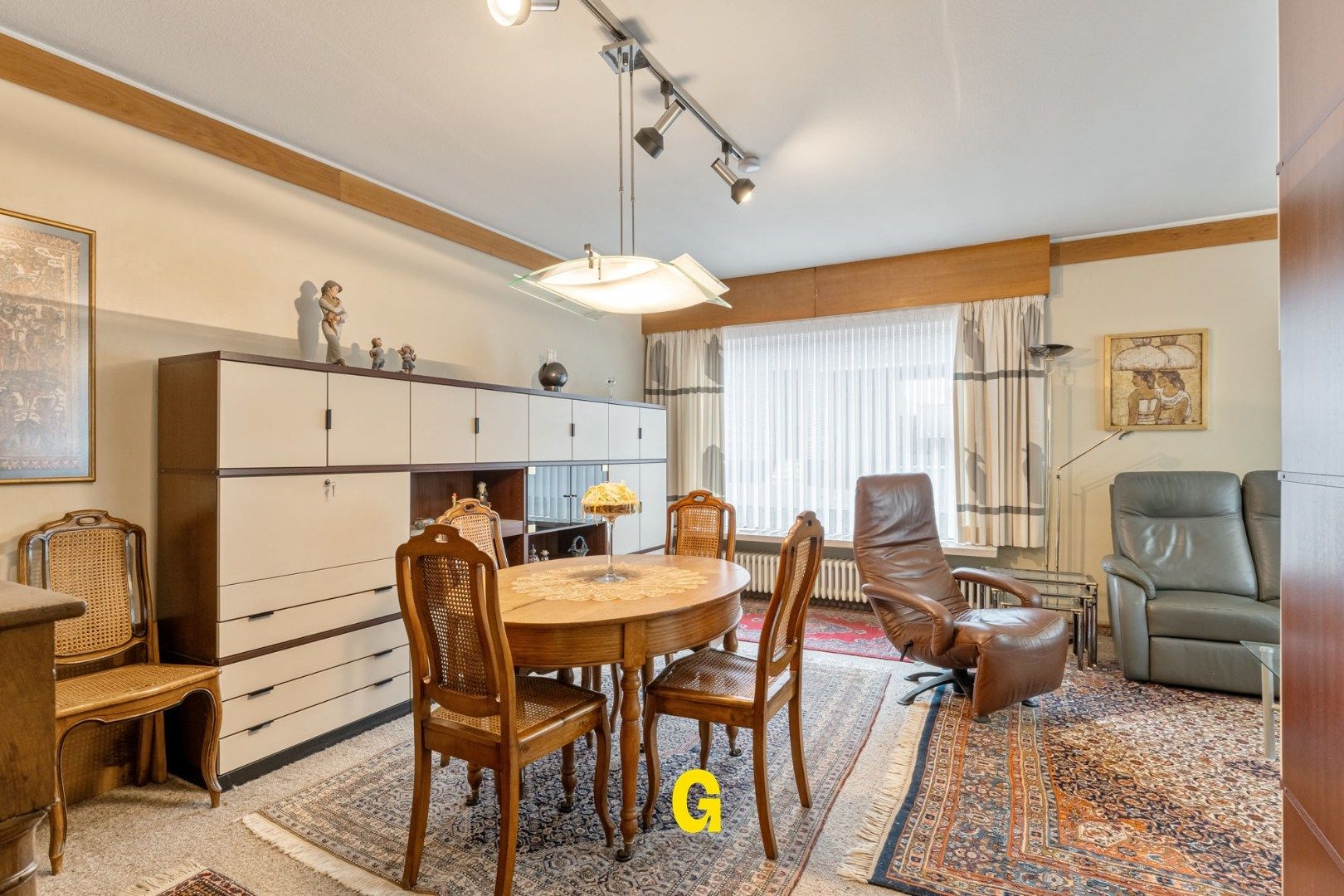 ***IN OPTIE*** Degelijk gebouwde halfopen woning met tuin en 315 m² vergunde opslagplaatsen en garage, vlak bij het centrum van Hoeselt foto 6