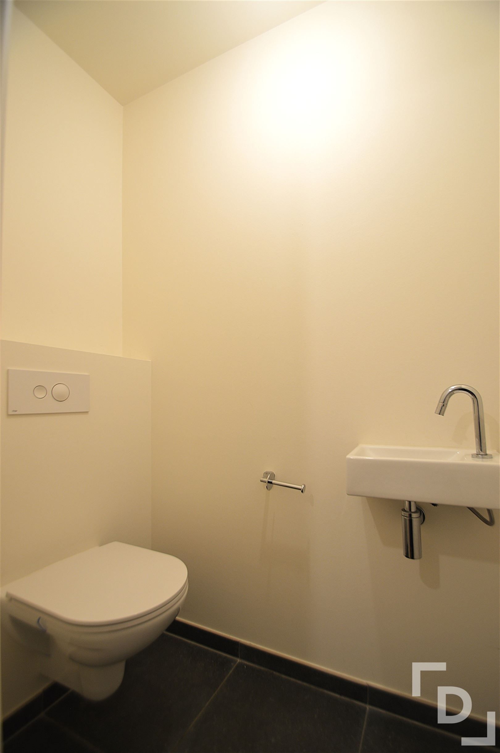 Gelijkvloers appartement met tuintje. foto 16