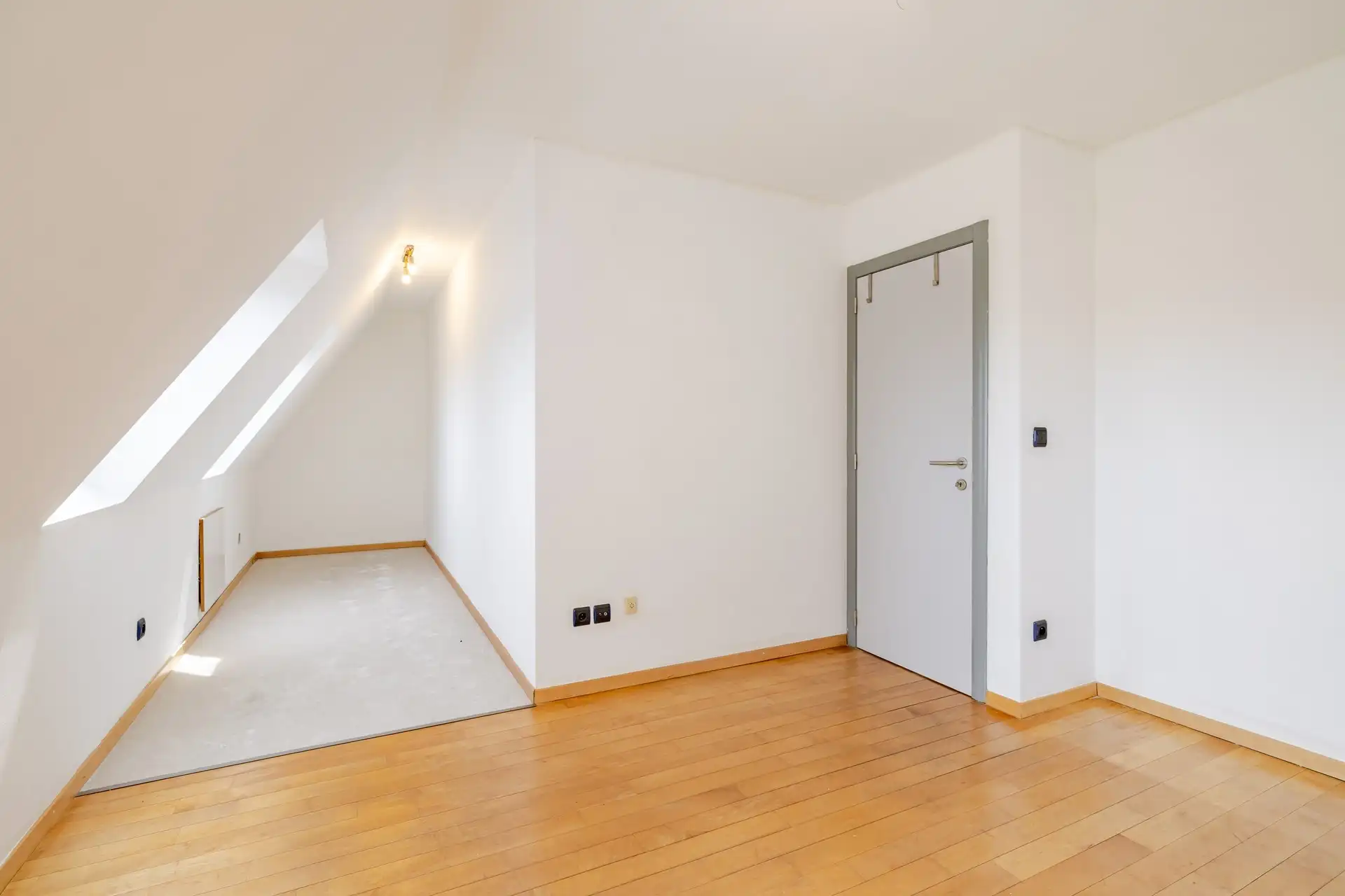 Luxueus duplex appartement van 160 m² met garage, kelder en twee terrassen op toplocatie foto 22