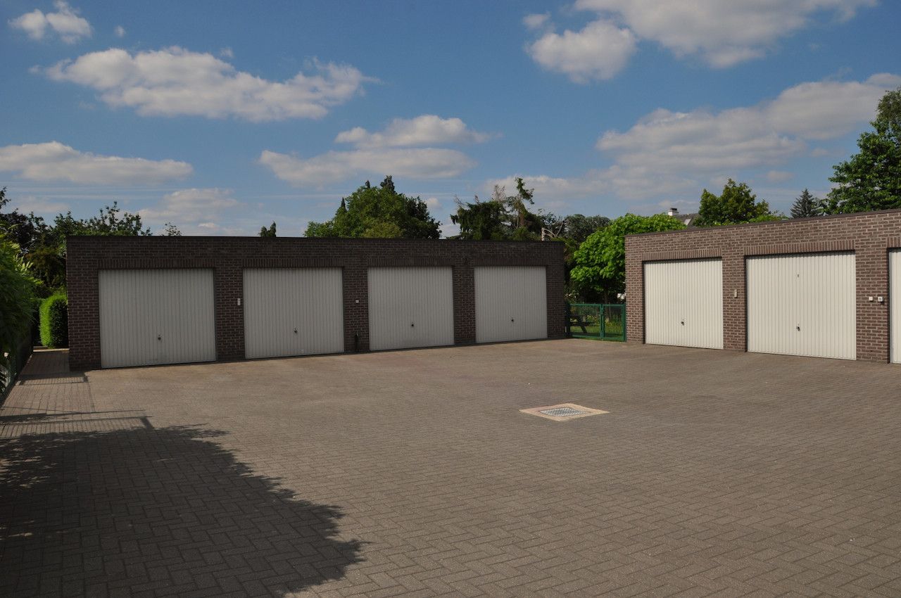 Ruim en licht duplex app met 4 slk, groot terras en garagebox foto 11