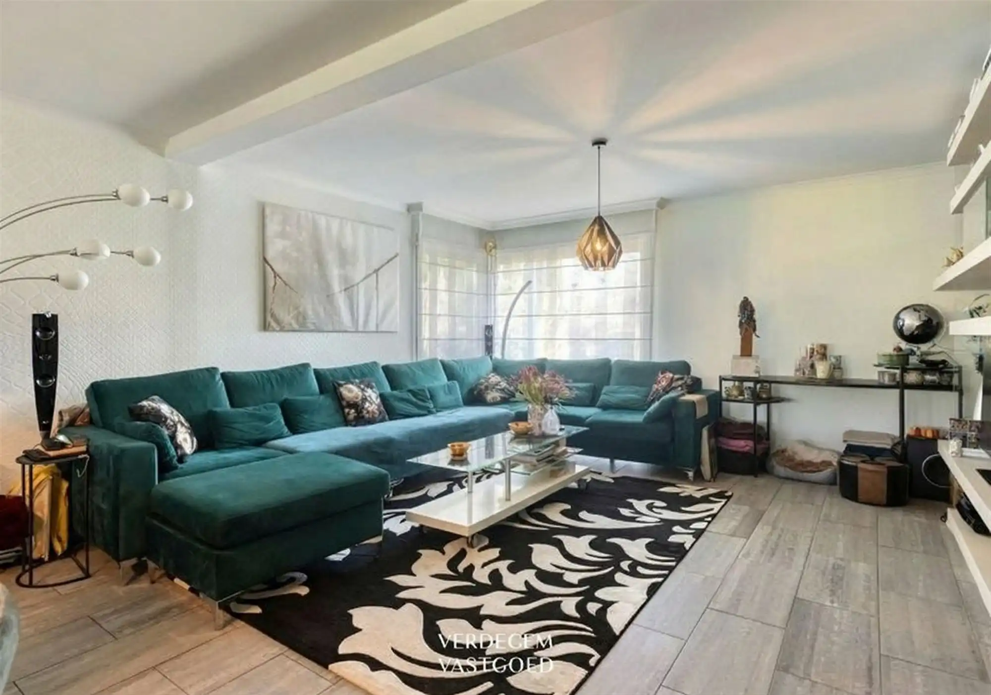 Knappe gezinswoning met 3 slaapkamers, zonnige tuin en achterliggende weilanden foto 6