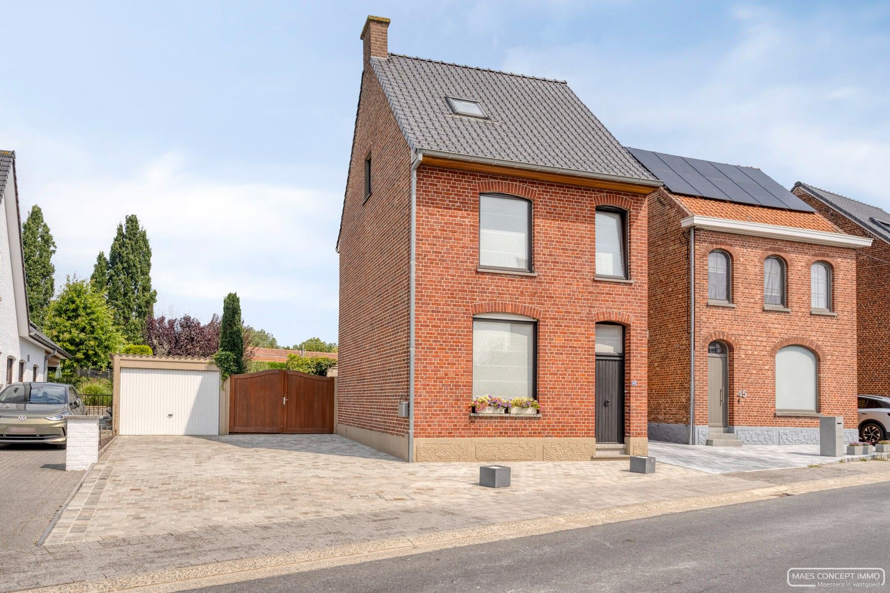 Hoofdfoto van de publicatie: Gezellige halfopen woning met ruime groene tuin