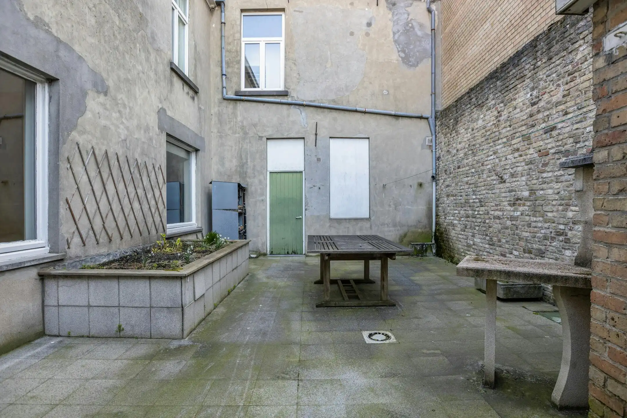 Handelspand met woning in centrum Veurne. foto 33