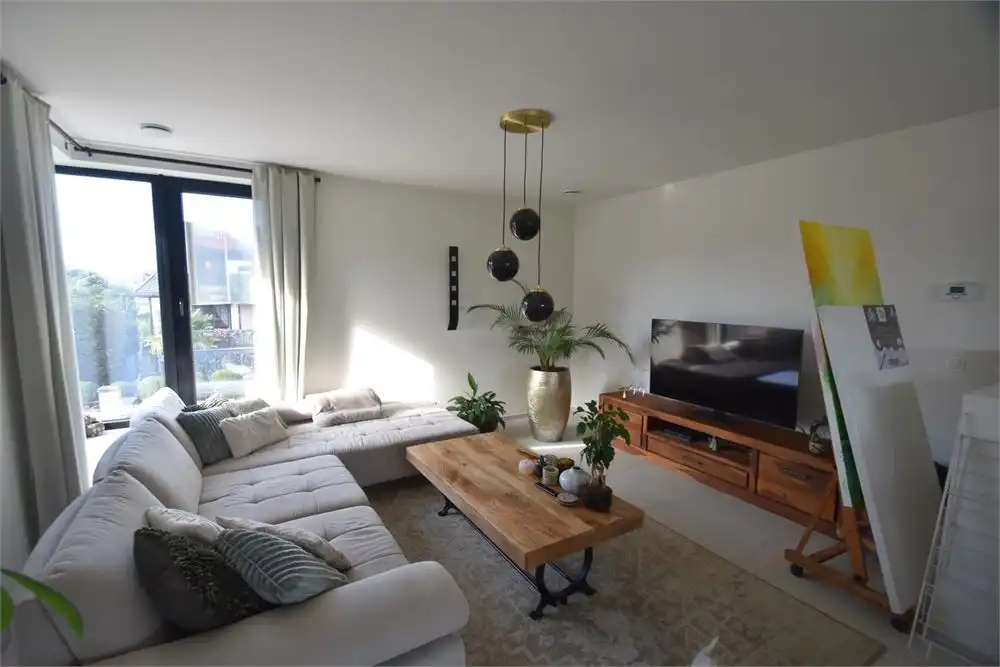 Moderne woning in rustig dorp foto 2