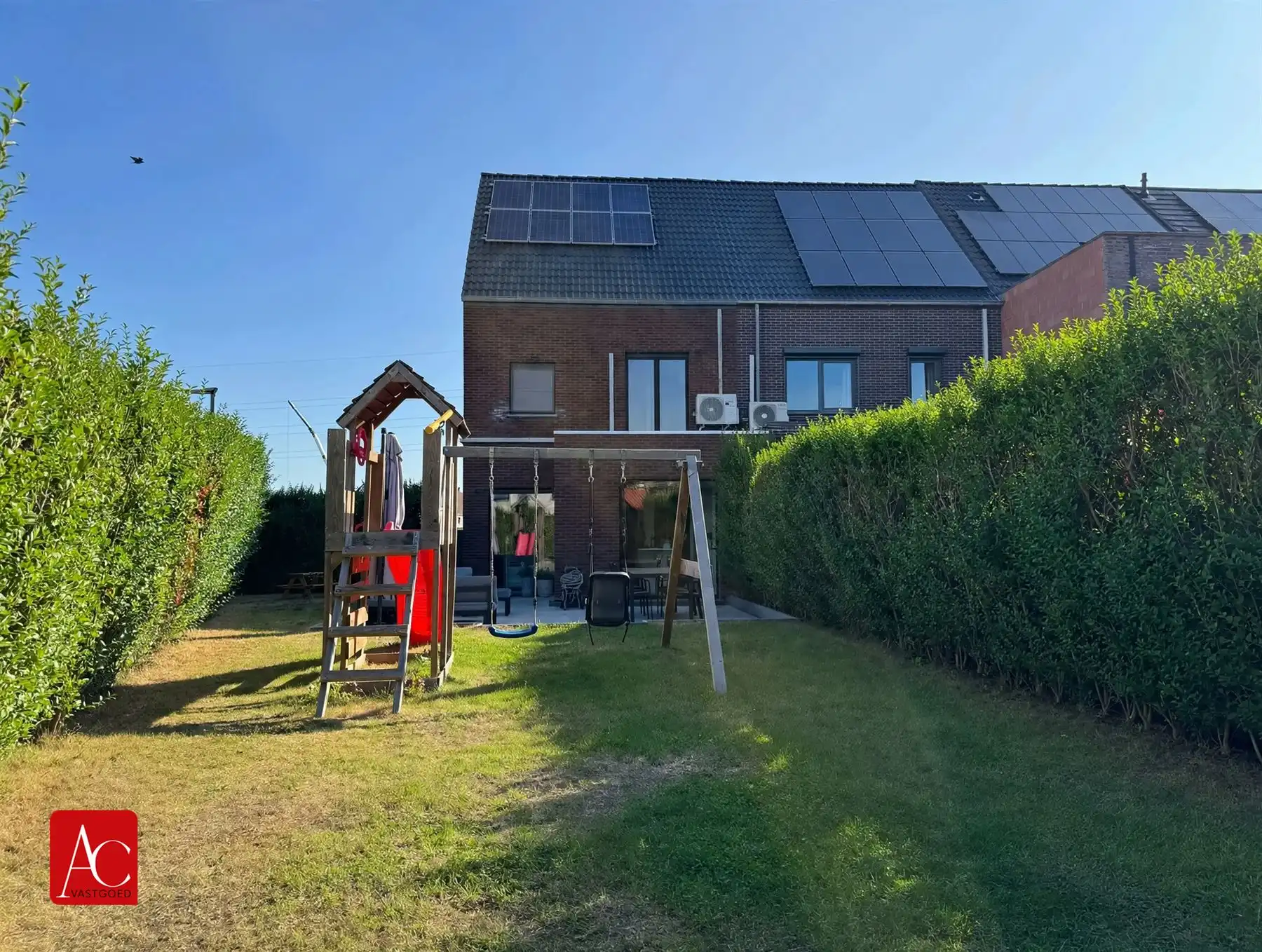 Ruime gezinswoning met 4 slaapkamers en garage foto 4