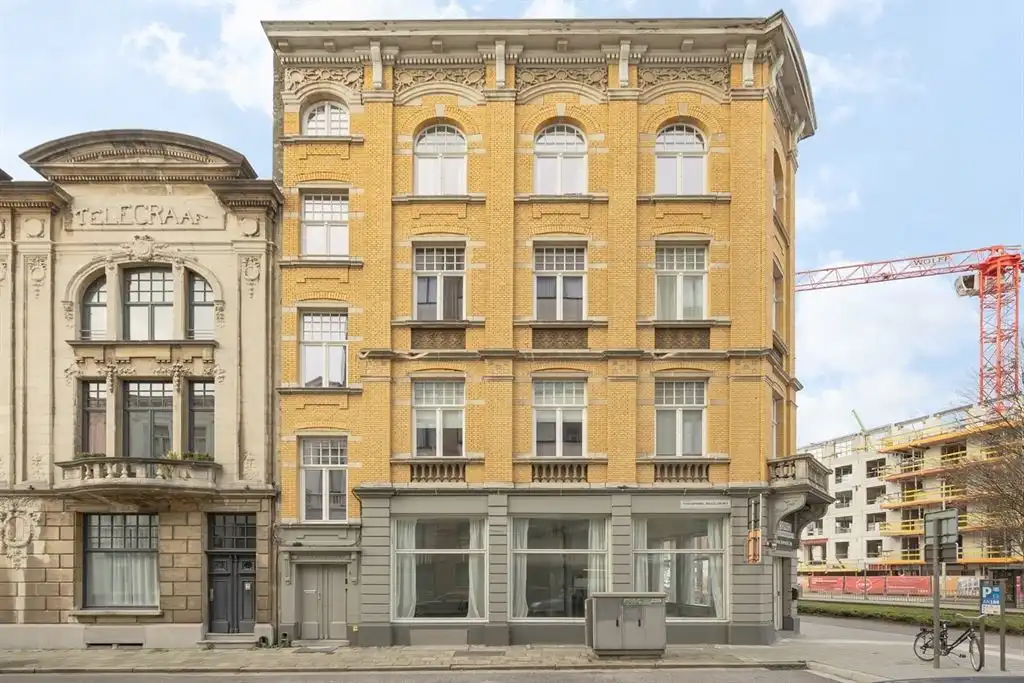 Handelsruimte met veel visibiliteit foto 11