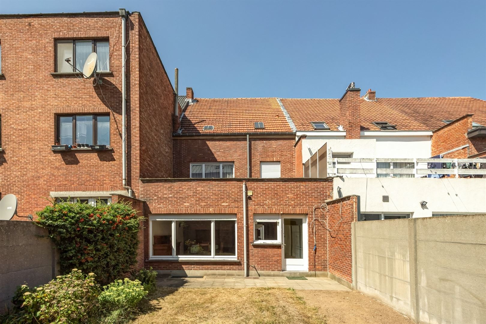 Verrassend ruime gezinswoning in het centrum van Ekeren foto 2