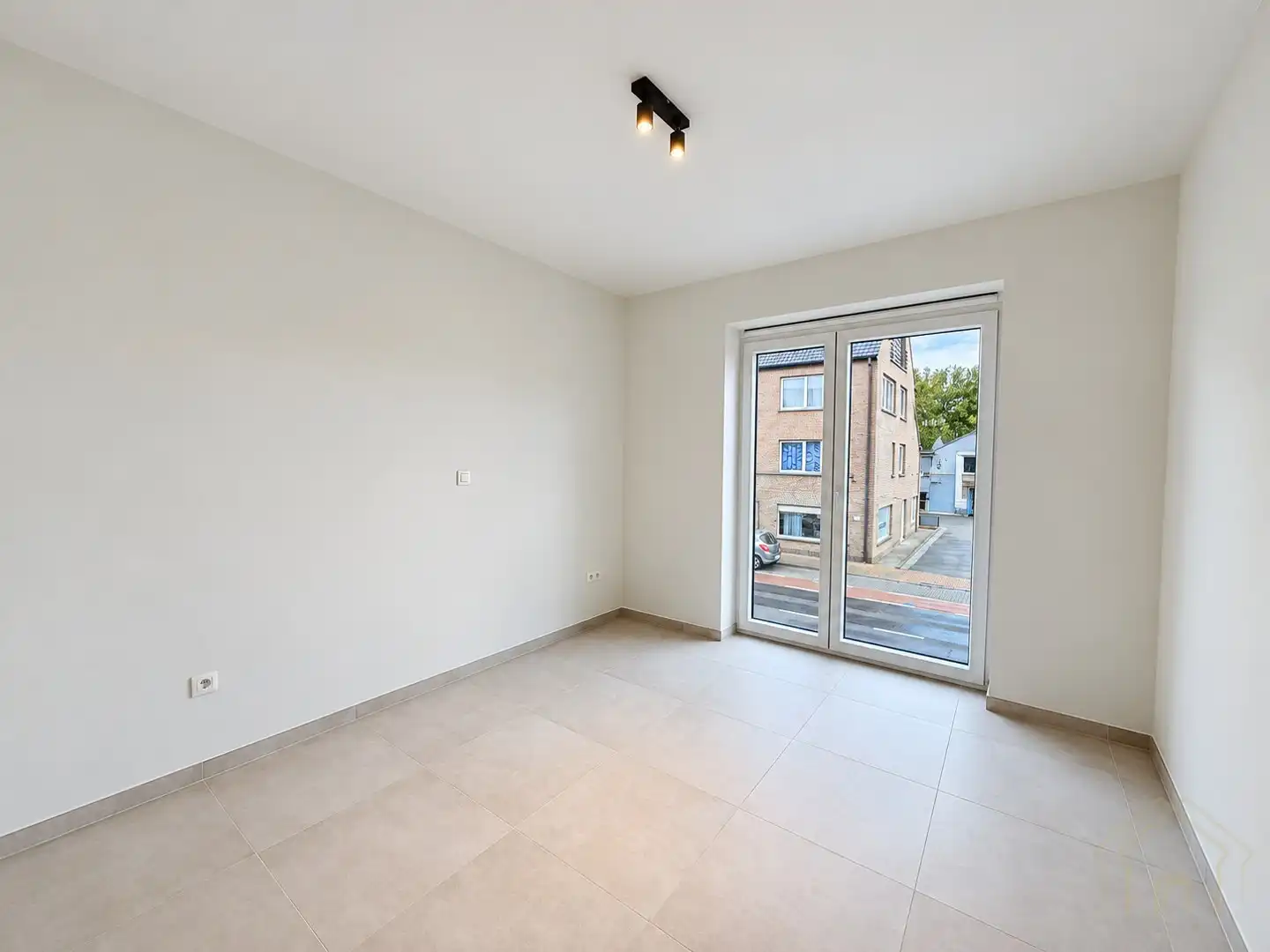 Instapklaar appartement met groot terras, verzicht, staanplaats en garage foto 7