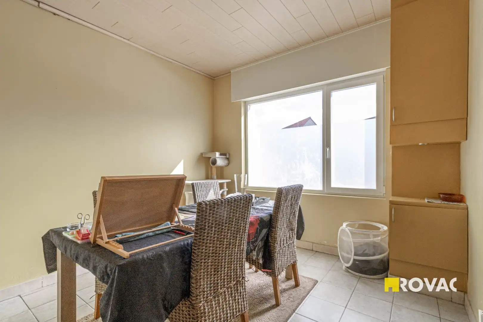 Rijwoning met 3 slaapkamers en koer foto 6