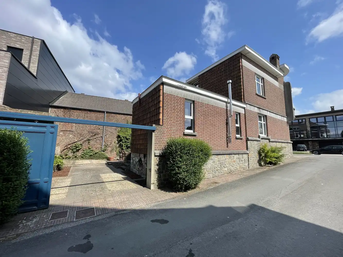 Unieke gerenoveerde woning met 5 slaapkamers en bureau foto 33