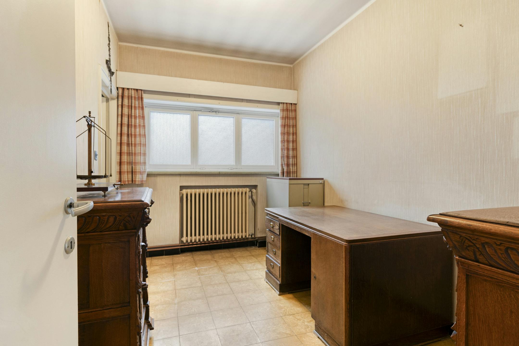 Riante villa met praktijkruimte foto 8