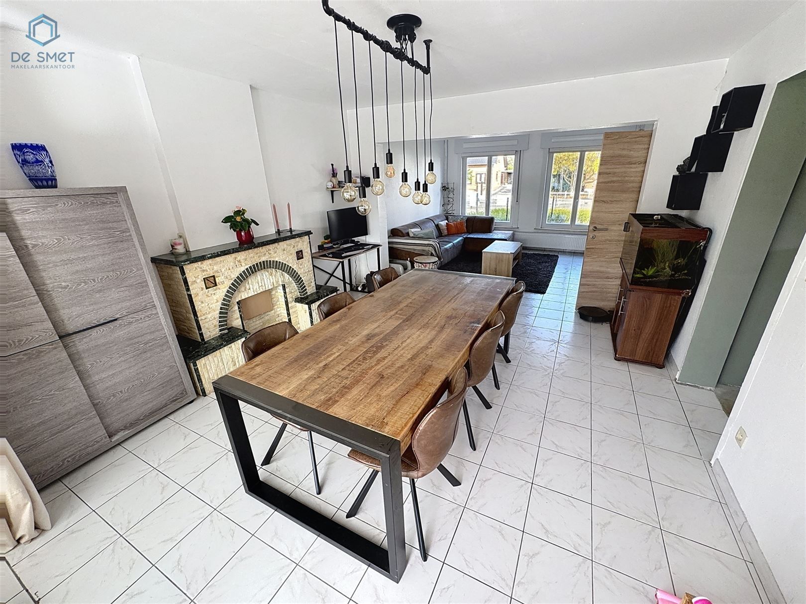 Instapklare gezinswoning met 3 slaapkamers, 2 badkamers, tuin en garage vlakbij het centrum van Geraardsbergen foto 3