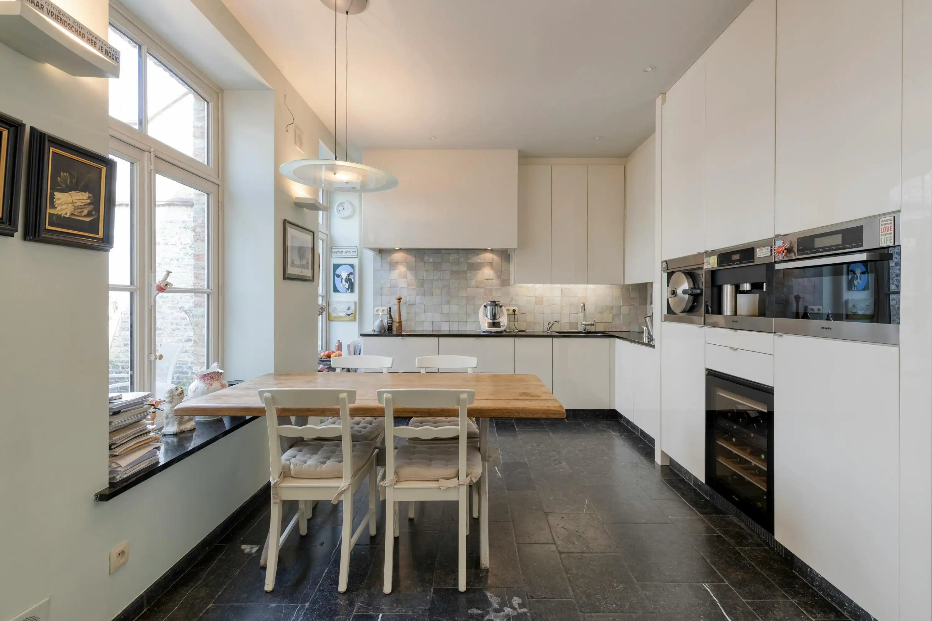 Charmant, instapklare herenhuis (°2007) op toplocatie in Brugge foto 8