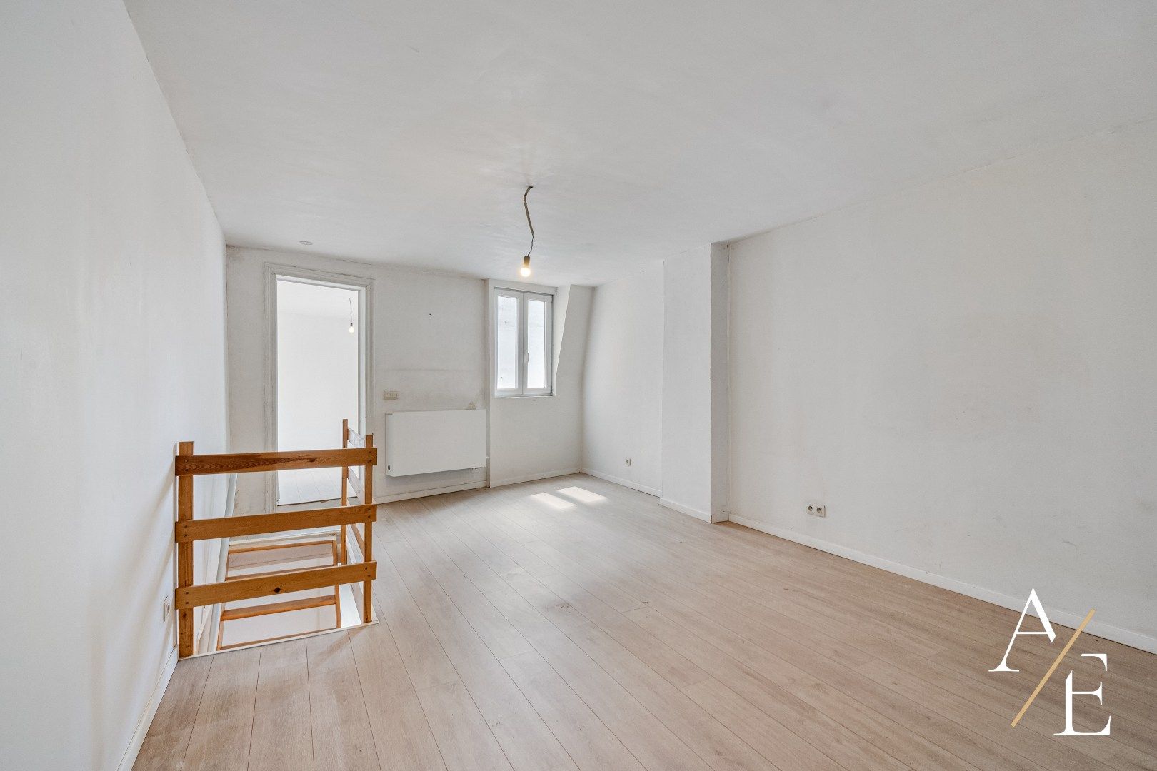 WETTEREN - Karaktervolle rijwoning te Wetteren centrum! foto 7