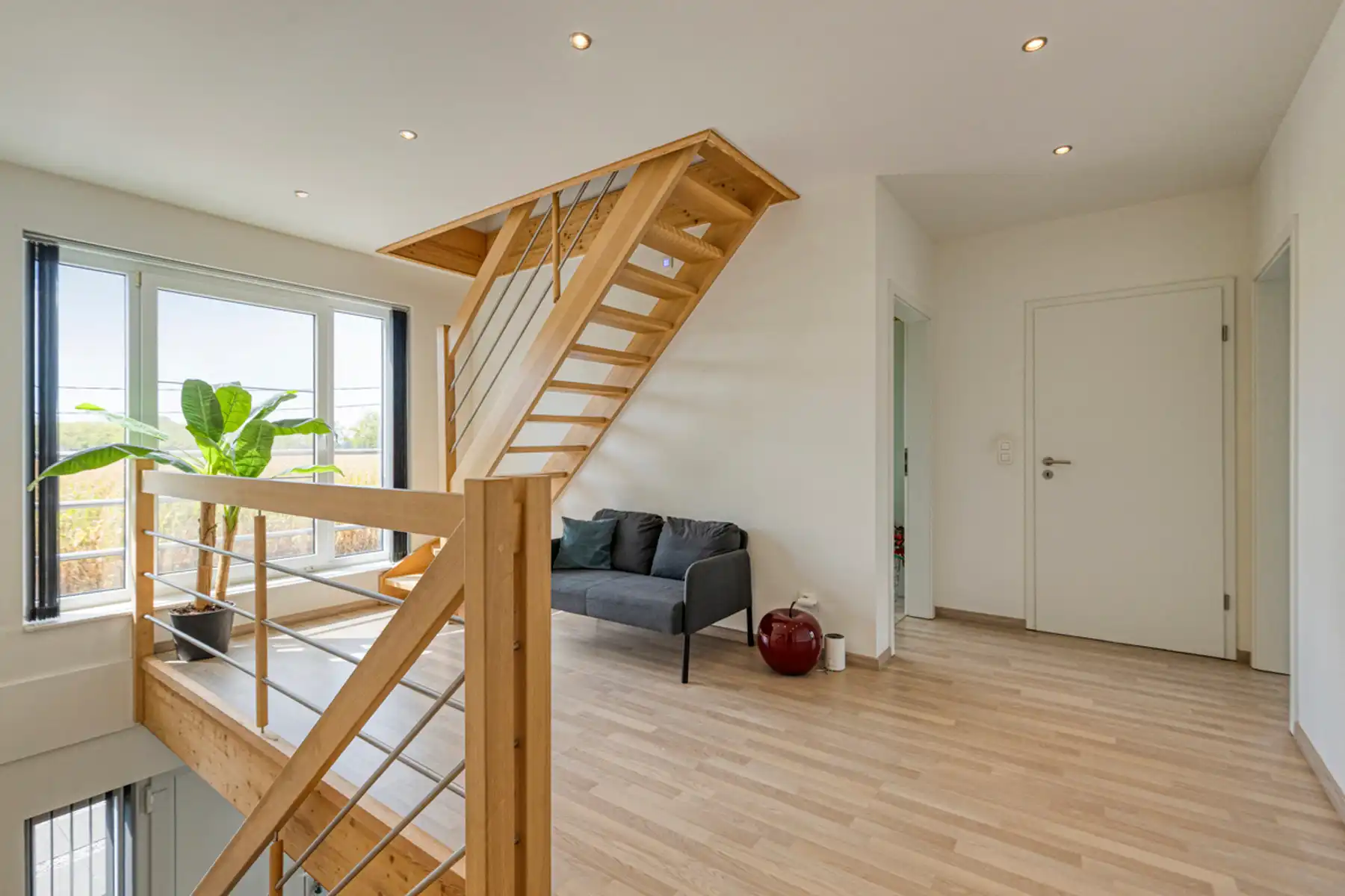 Unieke ruime woning met praktijkruimte + 5(6)slpkmrs op 25 a foto 15