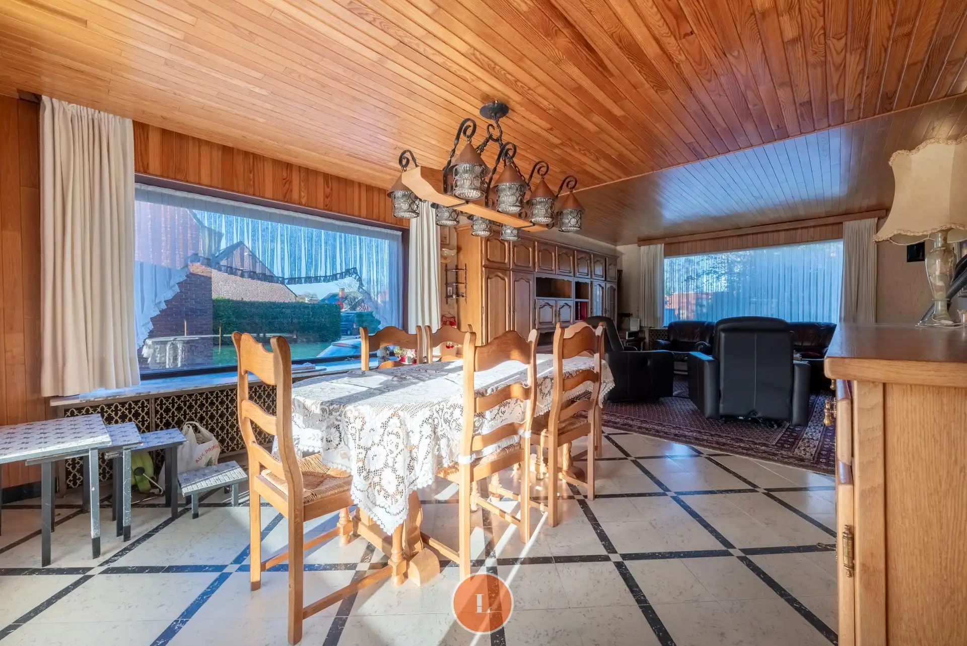 Halfopen woning met 3 slaapkamers, tuin en garage in Wevelgem foto 2