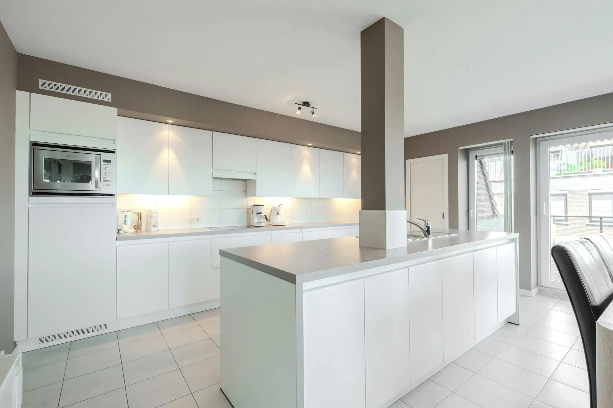 Lichtrijk hoekappartement met grote terrassen te koop op topligging! foto 11