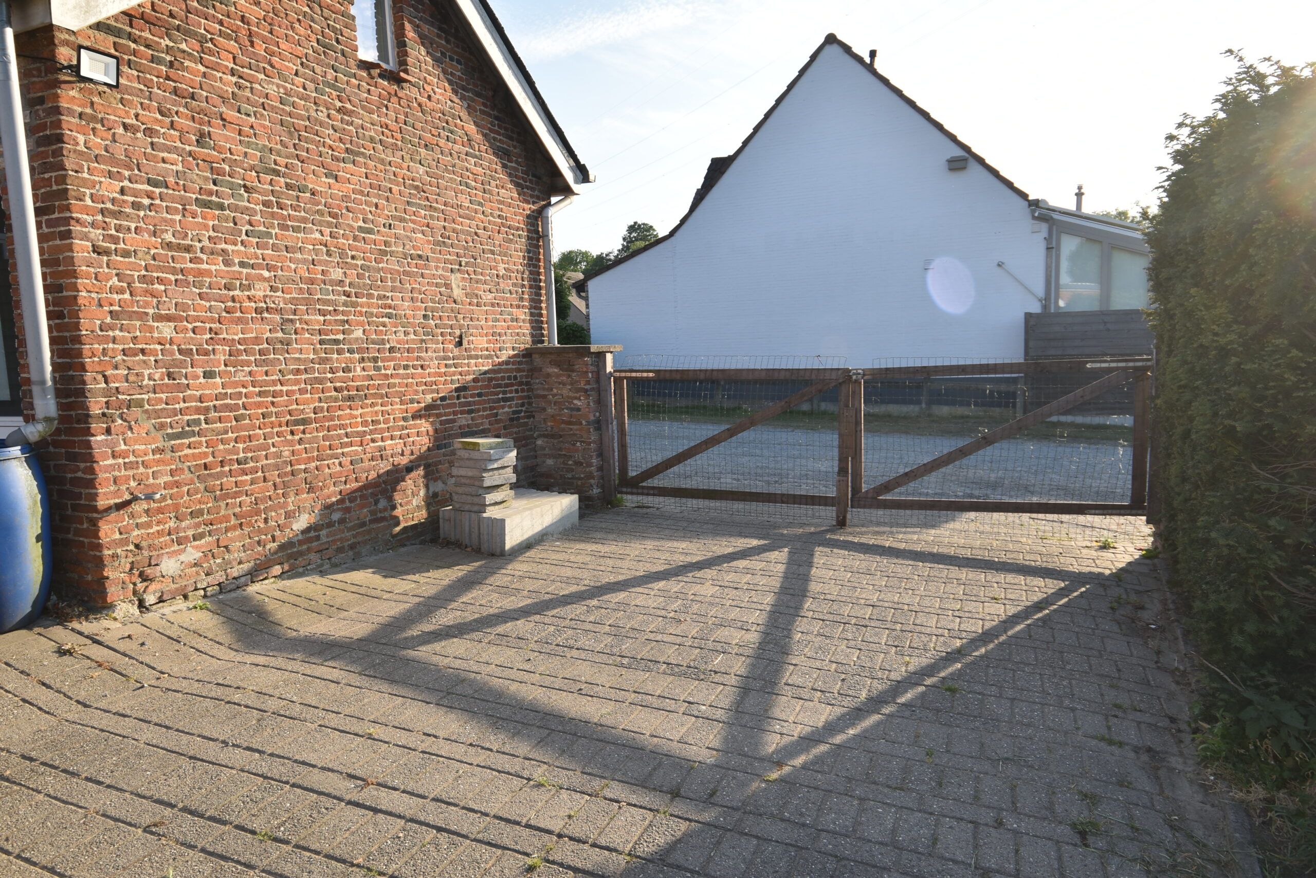 Gerenoveerde ruime woning met 3 slaapkamers foto 14