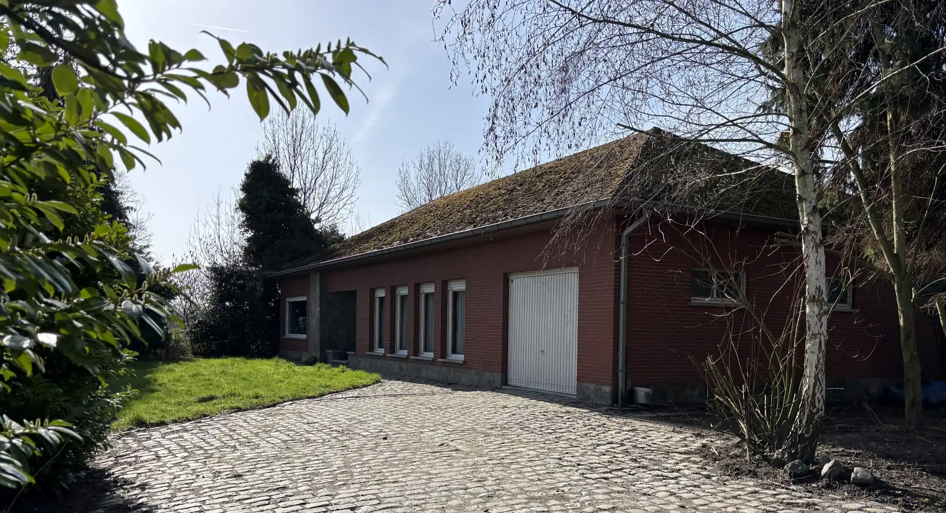 Unieke eigendom op 13.183 m² met te renoveren woning en vergunde stallingen foto 32
