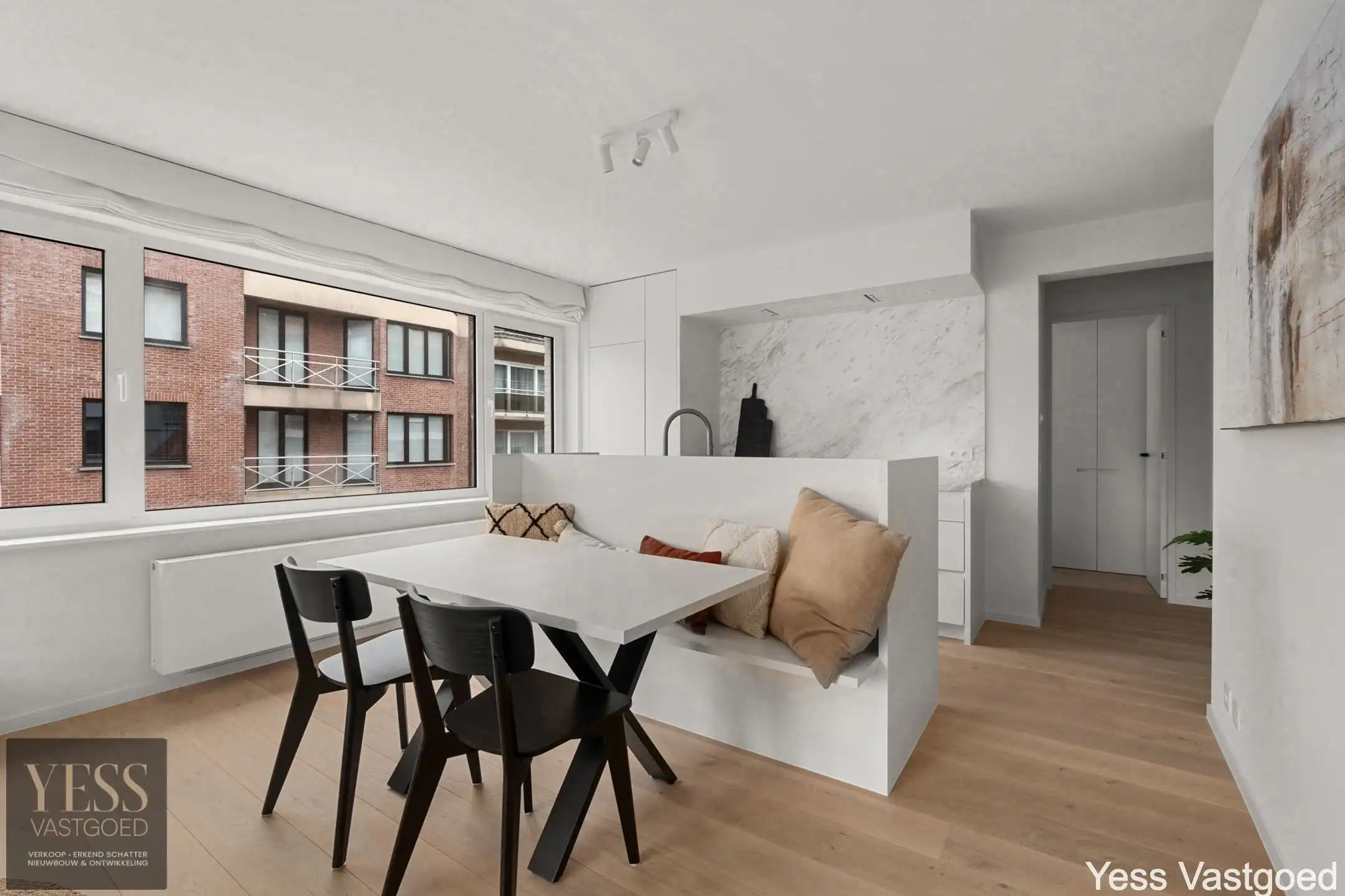 Prachtig gerenoveerd app met 2 slaapkamer centraal gelegen. foto 6