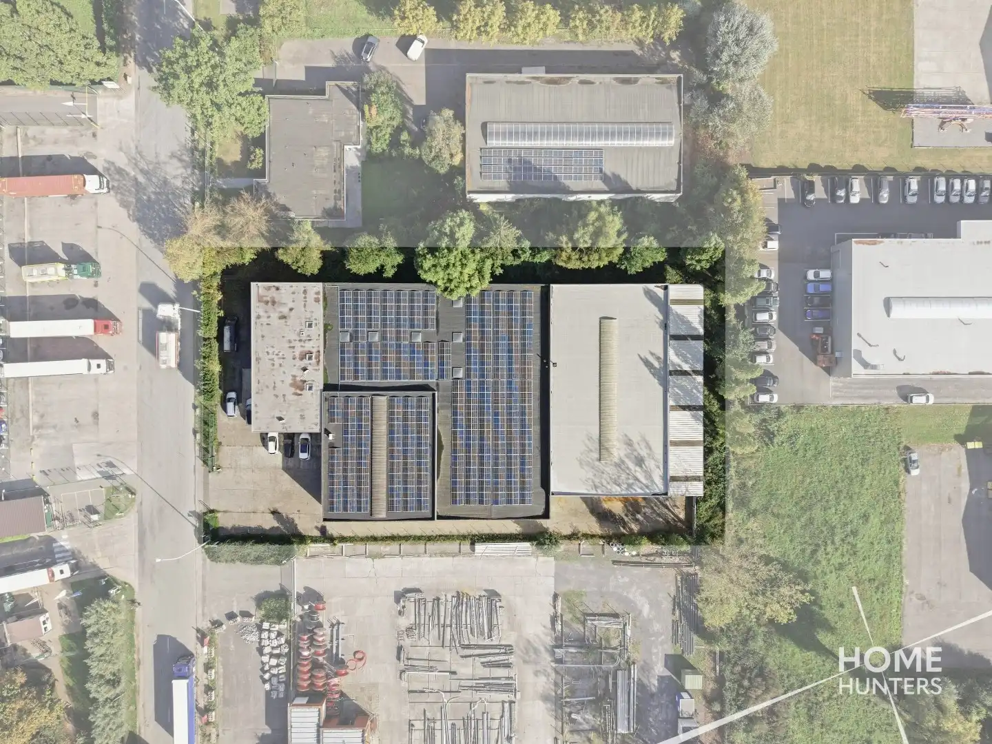 UITZONDERLIJK BEDRIJFSGEBOUW MET 2.268 M² LOODSRUIMTE EN 528 M² KANTOREN IN IEPER foto 2