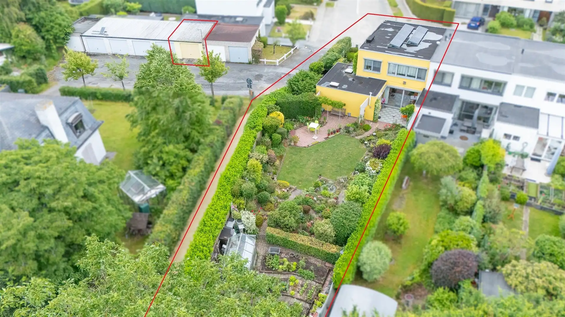 Woning op toplocatie en pracht tuin hartje Merelbeke-Melle foto 2