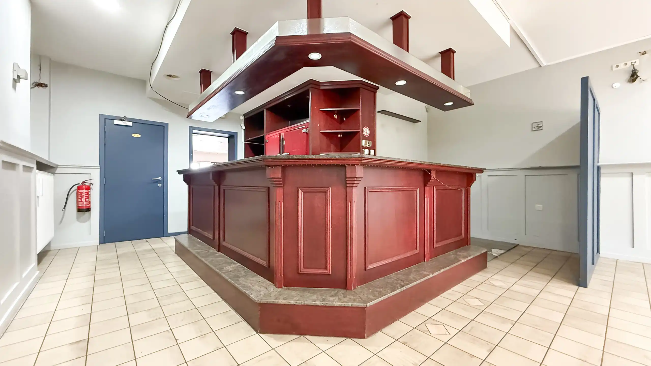 Karaktervol pand met 6 slpkms en renovatiepotentieel in HH ! foto 10